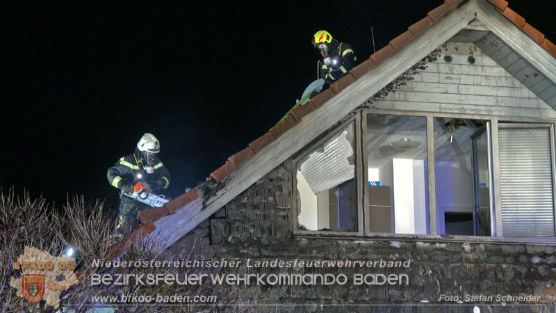 20251227_Nächtlicher Brand in Baden mit Herausforderungen für die Einsatzkräfte Foto: Stefan Schneider FF Baden-Stadt