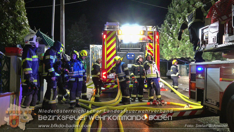 20251227_Nächtlicher Brand in Baden mit Herausforderungen für die Einsatzkräfte Foto: Stefan Schneider FF Baden-Stadt