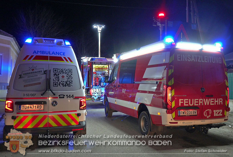 20251227_Nächtlicher Brand in Baden mit Herausforderungen für die Einsatzkräfte Foto: Stefan Schneider FF Baden-Stadt