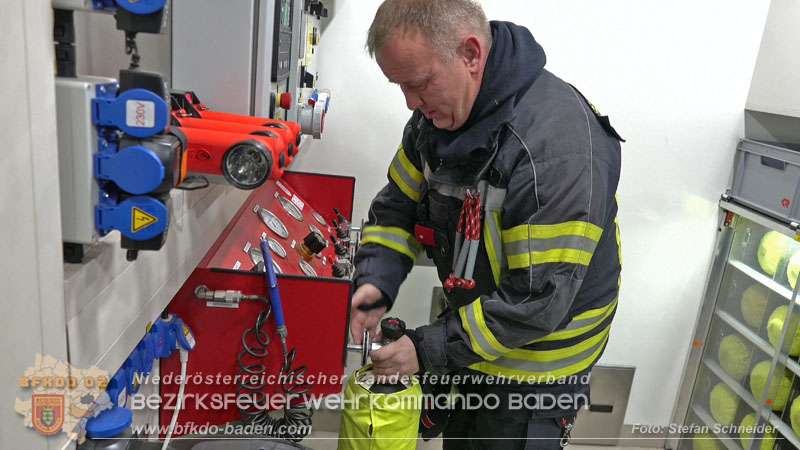 20251227_Nächtlicher Brand in Baden mit Herausforderungen für die Einsatzkräfte Foto: Stefan Schneider FF Baden-Stadt