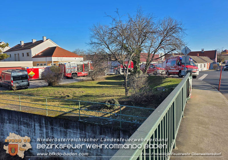 20251229 Schadstoffeinsatz nach Austritt von Hydrauliköl in Oberwaltersdorf Foto: FF Oberwalterdorf