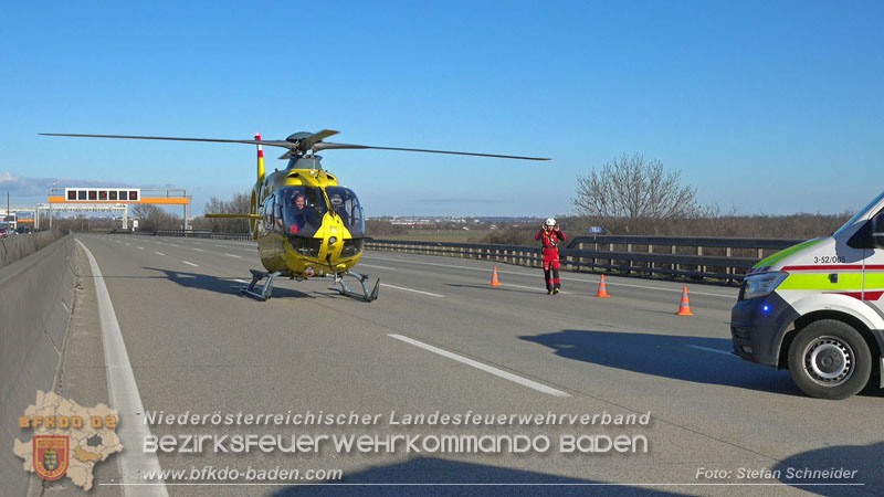 20260103_Pkw prallt gegen Streckendienstfahrzeug auf der A2 Foto: Stefan Schneider BFKDO BADEN 20260103_Pkw prallt gegen Streckendienstfahrzeug auf der A2 Foto: Stefan Schneider BFKDO BADEN