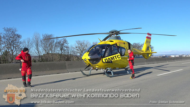 20260103_Pkw prallt gegen Streckendienstfahrzeug auf der A2 Foto: Stefan Schneider BFKDO BADEN 20260103_Pkw prallt gegen Streckendienstfahrzeug auf der A2 Foto: Stefan Schneider BFKDO BADEN