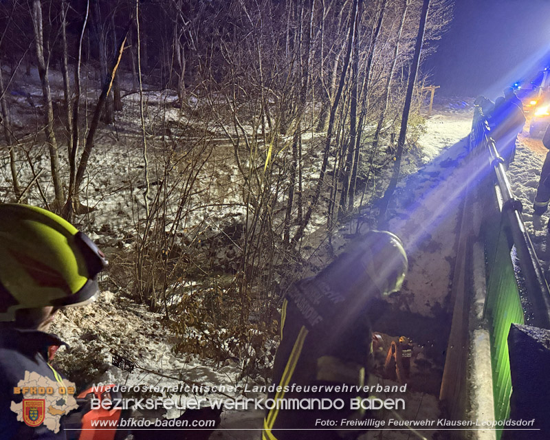 20260113_Pkw verunfallt auf der L127 bei Klausen-Leopoldsdorf  Foto: FF Klausen-Leopoldsdorf