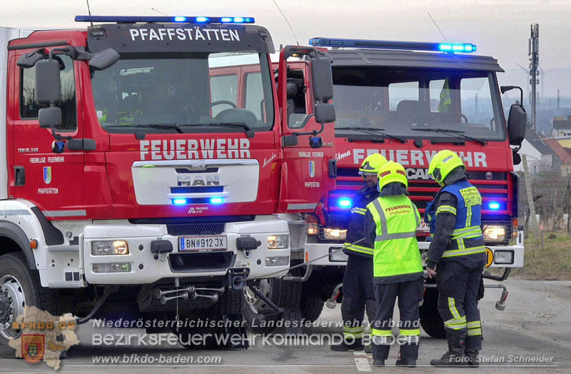 20260211_Sattelzug blockiert L4010 bei missglücktem Wendemanöver in Pfaffstätten Einödstraße Foto: Stefan Schneider BFKDO BADEN 20260211_Sattelzug blockiert L4010 bei missglücktem Wendemanöver in Pfaffstätten Einödstraße Foto: Stefan Schneider BFKDO BADEN