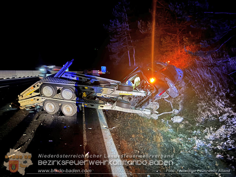 20260216_Nächtlicher Auffahrunfall auf der A21 fordert umfangreiche Bergungsarbeiten  Foto: FF Alland