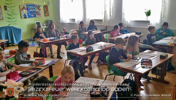 20151204 Start der Aktion "Gemeinsach,Sicher,Feuerwehr" in der Volksschule Alland  Foto: © FF Alland