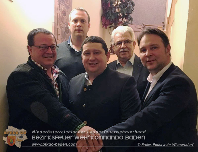 20160122 Neues Kommado FF Wienersdorf mit BGM Babler und STR KR Helmut Hlavacek   Foto: © Freiwillige Feuerwehr Wienersdorf