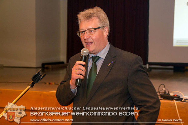 Bezirksfeuerwehrtag 2016 mit Wahlen in Schönau a.d.Triesting  Fotos: Daniel Wirth u. Stefan Schneider BFK Baden