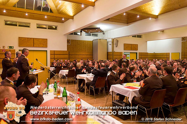Bezirksfeuerwehrtag 2016 mit Wahlen in Schönau a.d.Triesting  Fotos: Daniel Wirth u. Stefan Schneider BFK Baden