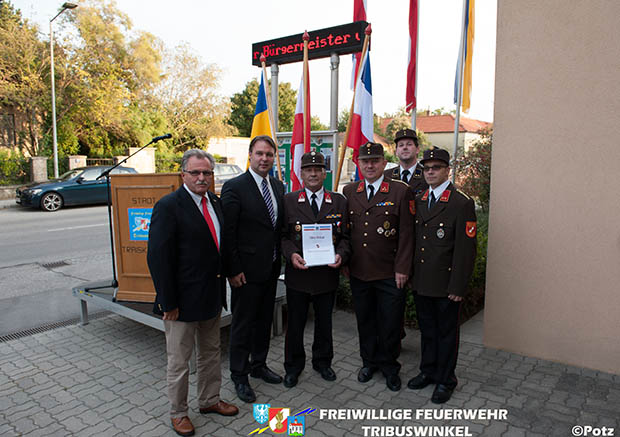 20160924 Auszeichung bei Indienststellung HLFA3/3000 FF Tribuswinkel  Foto: P. Potz