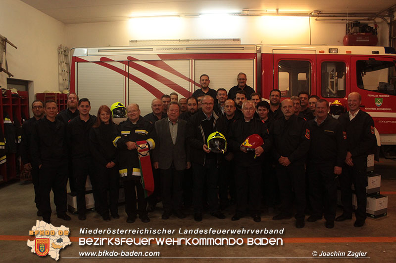 Neue Helme für die Feuerwehr Hochstrass Foto: © Joachim Zagler