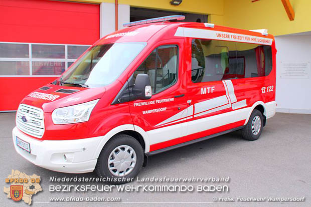 20161022 Indienststellung neues Mannschaftstransportfahrzeug der FF Wampersdorf  Foto: Christian Blueml