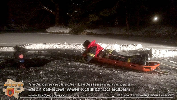 20170111 Eisrettungsübung in Baden Ortsteil Leesdorf  Foto: © www.ff-baden-leesdorf.at