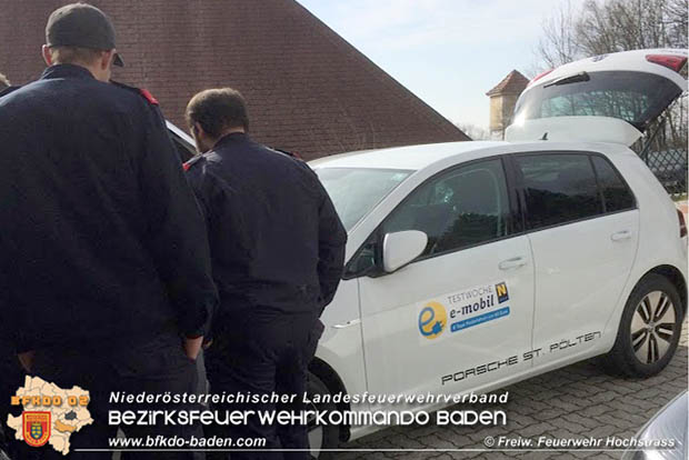 Schulung Elektro und Hybrid Fahrzeuge in Hochstrass  Foto: FF Hochstrass