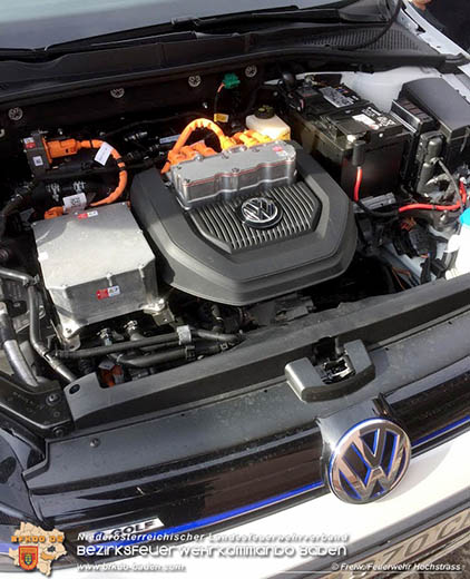 Schulung Elektro und Hybrid Fahrzeuge in Hochstrass  Foto: FF Hochstrass
