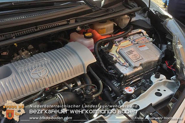 Schulung Elektro und Hybrid Fahrzeuge in Hochstrass  Foto: FF Hochstrass