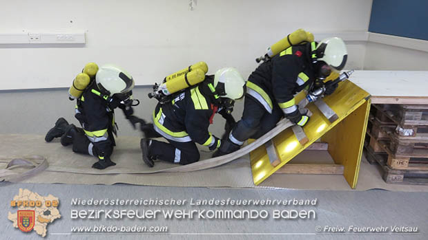 3 Feuerwehren die absolvierten Ausbildungspruefung Atemschutz  Fotos: Klaus Plamberger und Harald Staudinger