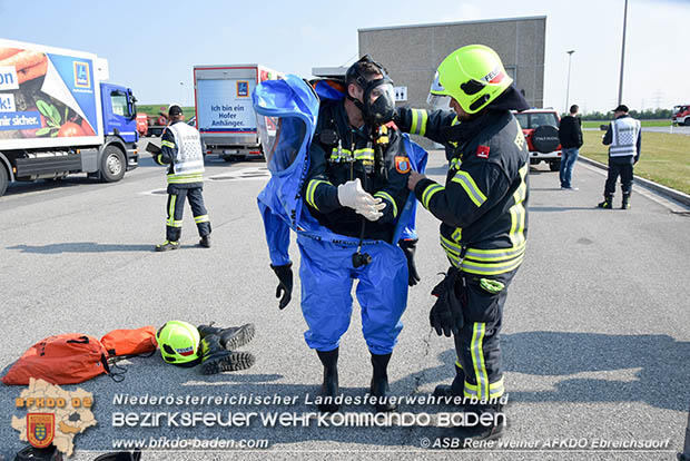 Schadstoffübung "Medium 2017" bei der Firma Hofer KG - Zentrallager Trumau  Foto: ASB Rene Weiner AFKDO Ebreichsdorf