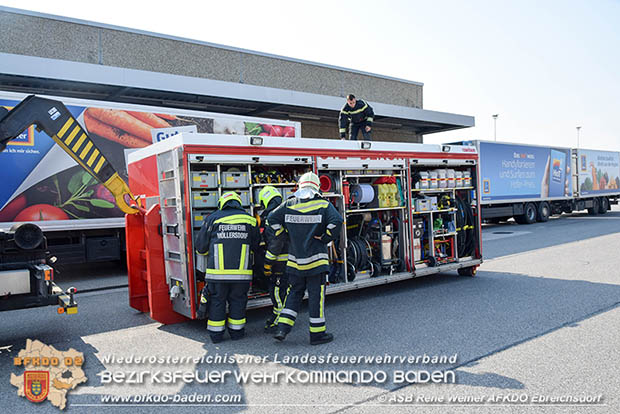 Schadstoffübung "Medium 2017" bei der Firma Hofer KG - Zentrallager Trumau  Foto: ASB Rene Weiner AFKDO Ebreichsdorf
