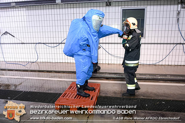 Schadstoffübung "Medium 2017" bei der Firma Hofer KG - Zentrallager Trumau  Foto: ASB Rene Weiner AFKDO Ebreichsdorf