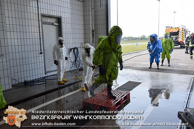 Schadstoffübung "Medium 2017" bei der Firma Hofer KG - Zentrallager Trumau  Foto: ASB Rene Weiner AFKDO Ebreichsdorf