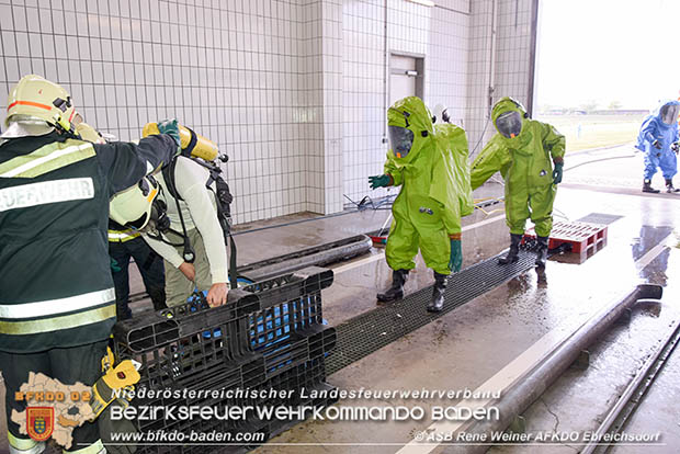 Schadstoffübung "Medium 2017" bei der Firma Hofer KG - Zentrallager Trumau  Foto: ASB Rene Weiner AFKDO Ebreichsdorf