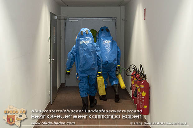 Schadstoffübung "Medium 2017" bei der Firma Hofer KG - Zentrallager Trumau  Foto: VI Hans Dietl AFKDO Baden-Land