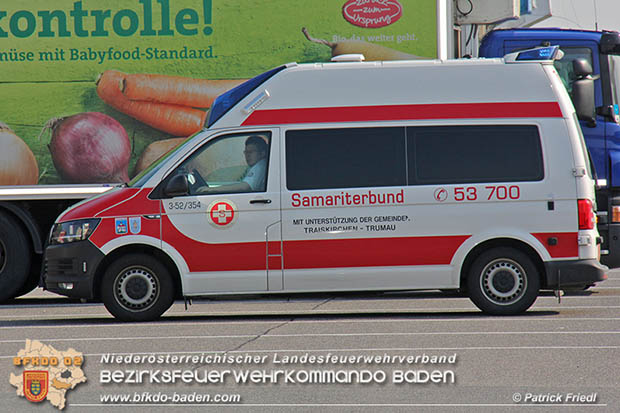 Schadstoffübung "Medium 2017" bei der Firma Hofer KG - Zentrallager Trumau  Foto: Patrick Friedl FF Möllersdorf