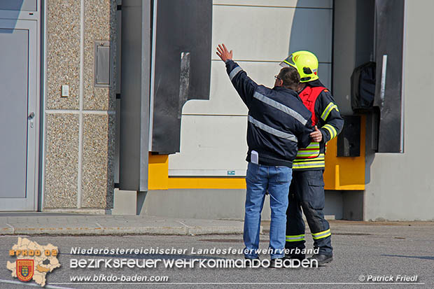 Schadstoffübung "Medium 2017" bei der Firma Hofer KG - Zentrallager Trumau  Foto: Patrick Friedl FF Möllersdorf