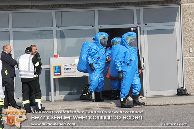 Schadstoffübung "Medium 2017" bei der Firma Hofer KG - Zentrallager Trumau  Foto: Patrick Friedl FF Möllersdorf