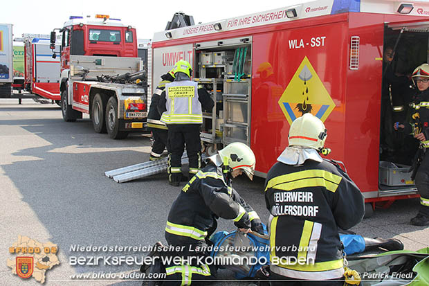 Schadstoffübung "Medium 2017" bei der Firma Hofer KG - Zentrallager Trumau Foto: Patrick Friedl FF Möllersdorf