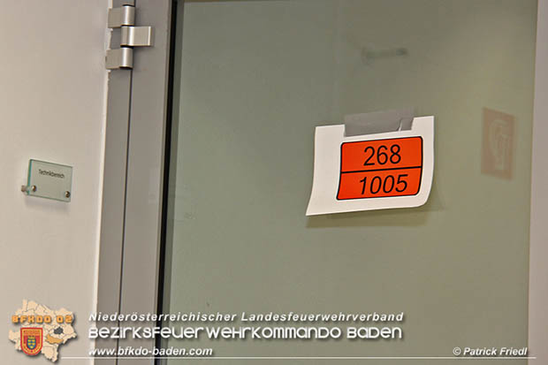 Schadstoffübung "Medium 2017" bei der Firma Hofer KG - Zentrallager Trumau  Foto: Patrick Friedl FF Möllersdorf