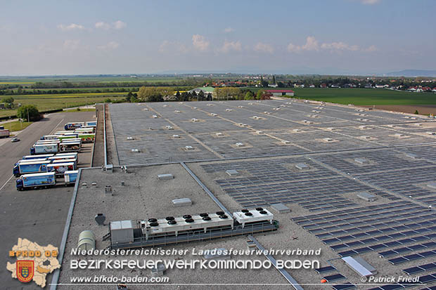 Schadstoffübung "Medium 2017" bei der Firma Hofer KG - Zentrallager Trumau Foto: Patrick Friedl FF Möllersdorf