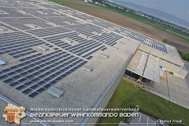 Schadstoffübung "Medium 2017" bei der Firma Hofer KG - Zentrallager Trumau Foto: Patrick Friedl FF Möllersdorf