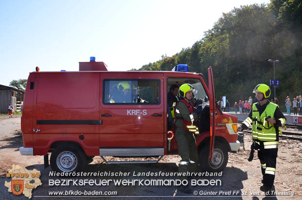 20170930 Grossuebung Pkw gegen Personenzug in St.Veit a.d.Triesting  Foto: © Guenter Pretl FF St. Veit