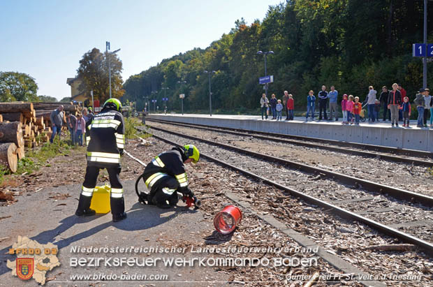 20170930 Grossuebung Pkw gegen Personenzug in St.Veit a.d.Triesting  Foto: © Guenter Pretl FF St. Veit