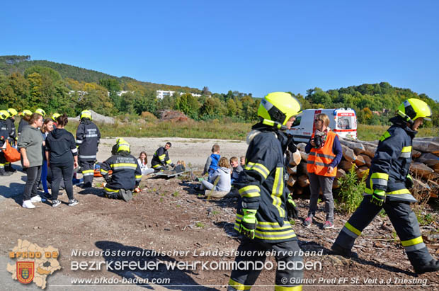 20170930 Grossuebung Pkw gegen Personenzug in St.Veit a.d.Triesting  Foto: © Guenter Pretl FF St. Veit