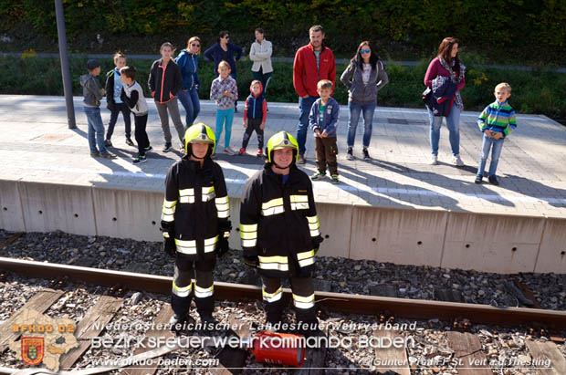 20170930 Grossuebung Pkw gegen Personenzug in St.Veit a.d.Triesting  Foto: © Guenter Pretl FF St. Veit