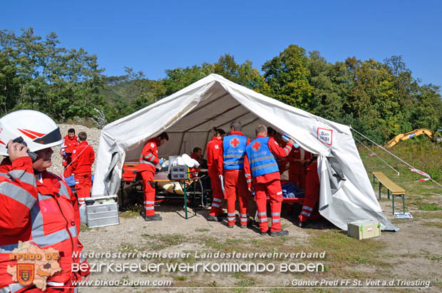 20170930 Grossuebung Pkw gegen Personenzug in St.Veit a.d.Triesting  Foto: © Guenter Pretl FF St. Veit