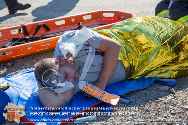 20170930 Grossuebung Pkw gegen Personenzug in St.Veit a.d.Triesting  Foto: © ASB Bernd Taxberger FF oedlitz