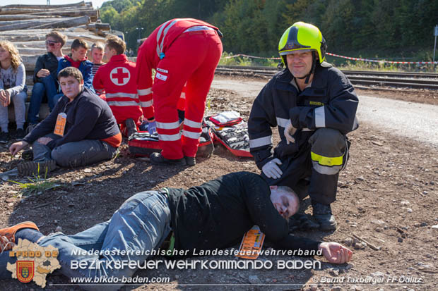 20170930 Grossuebung Pkw gegen Personenzug in St.Veit a.d.Triesting  Foto: © ASB Bernd Taxberger FF oedlitz