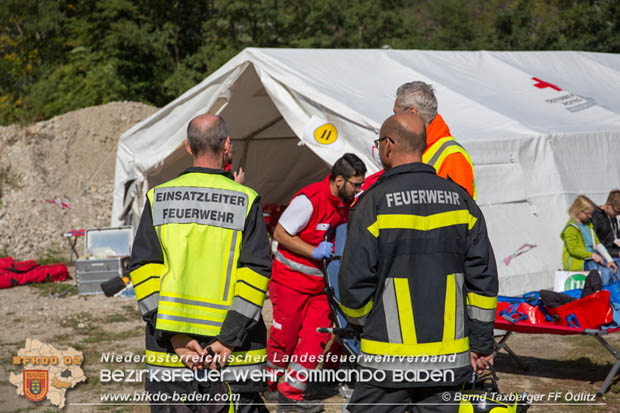 20170930 Grossuebung Pkw gegen Personenzug in St.Veit a.d.Triesting  Foto: © ASB Bernd Taxberger FF oedlitz