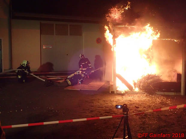 Schulung mit Realbrand-Szenario in Gainfarn  Foto: © Freiwillige Feuerwehr Gainfarn