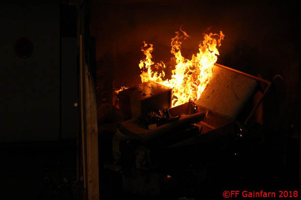 Schulung mit Realbrand-Szenario in Gainfarn  Foto: © Freiwillige Feuerwehr Gainfarn