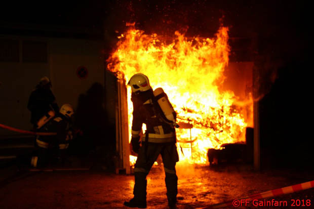 Schulung mit Realbrand-Szenario in Gainfarn  Foto: © Freiwillige Feuerwehr Gainfarn