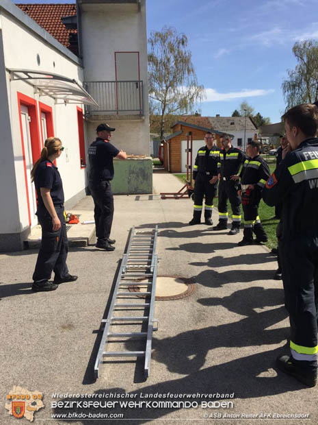 Erste Feuerwehr Basiswissen Ausbildung Teil B im Feuerwehrabschnitt Ebreichsdorf in Mitterndorf  Foto: ASB Anton Reiter AFKDO Ebreichsdorf