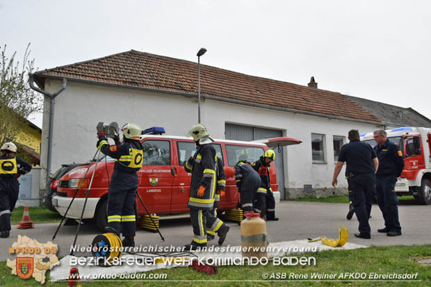 Erste Feuerwehr Basiswissen Ausbildung Teil B im Feuerwehrabschnitt Ebreichsdorf in Mitterndorf  Foto: ASB Rene Weiner AFKDO Ebreichsdorf