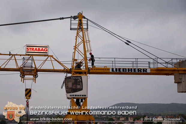 20180812 Höhenrettungsübung - Personenrrettung vom Turmdrehkran auf einer Baustelle in Baden Foto: Stefan Schneider FF Baden-Stadt 20180812 Höhenrettungsübung - Personenrrettung vom Turmdrehkran auf einer Baustelle in Baden Foto: Stefan Schneider FF Baden-Stadt