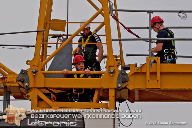 20180812 Höhenrettungsübung - Personenrrettung vom Turmdrehkran auf einer Baustelle in Baden Foto: Stefan Schneider FF Baden-Stadt 20180812 Höhenrettungsübung - Personenrrettung vom Turmdrehkran auf einer Baustelle in Baden Foto: Stefan Schneider FF Baden-Stadt